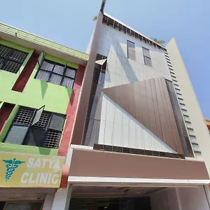 Hotel Oyo 12153 B S International, Mysore